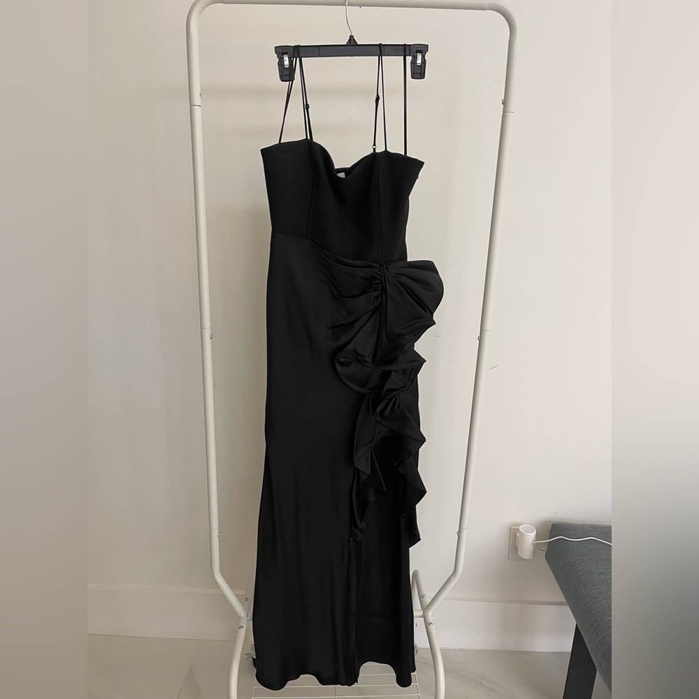 Cinq à Sept Elegant Black Strapless Dress with Ruffle Accent